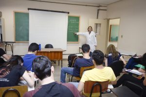 Atraso escolar afeta 12,5% dos estudantes no país