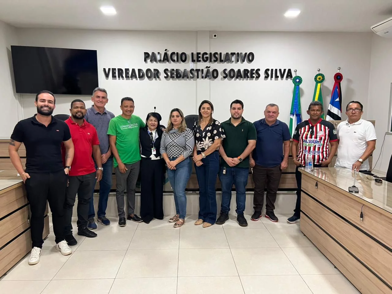 Secretária Fátima Araújo se reúne com parlamento municipal de Viana