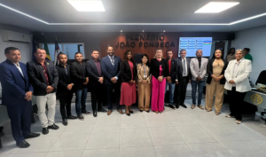 Fátima Araújo se reúne com vereadores e lideranças na Baixada