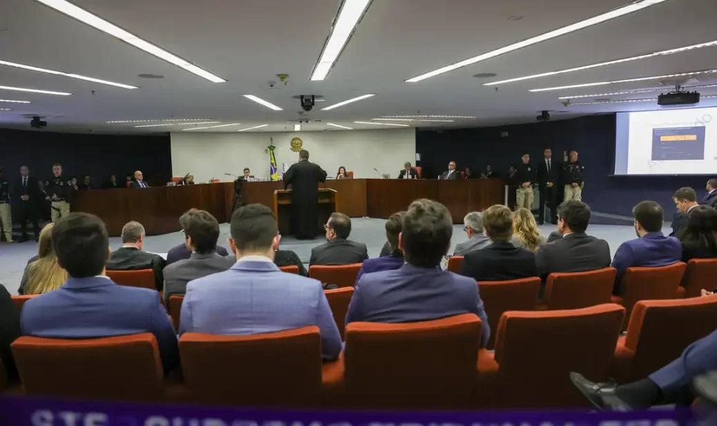 STF retoma nesta terça julgamento de Bolsonaro e mais sete réus