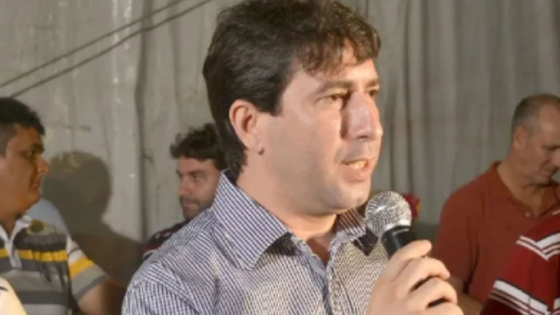 Ex-prefeito é investigado por desviar recursos da merenda escolar