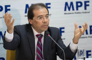 Irmão de Flávio Dino vira alvo da CPMI do INSS