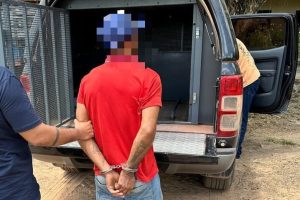 Homem é preso por estuprar e engravidar a própria filha