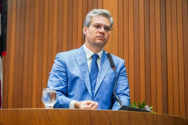 VÍDEO: Neto Evangelista repreende e cobra oposição