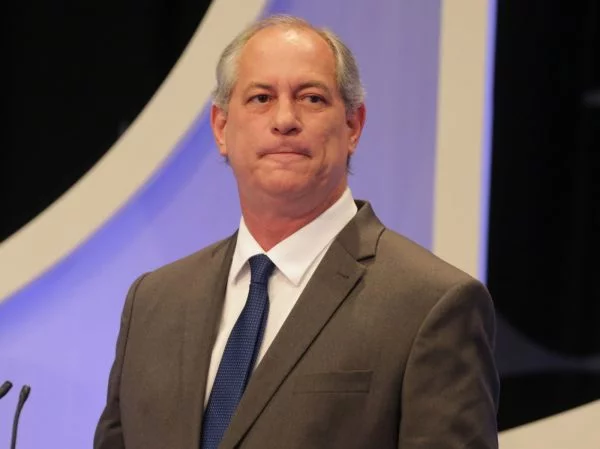 Ciro rompe com PDT e avalia novo partido