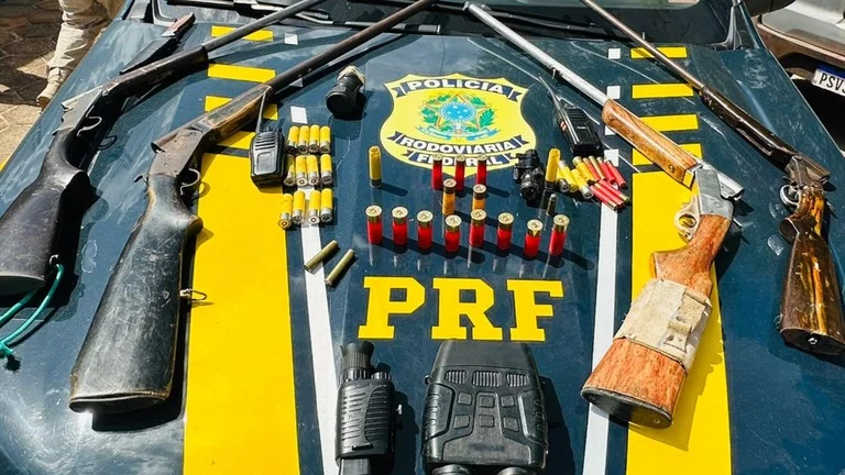 Quatro homens são flagrados com armas e acessórios de caça