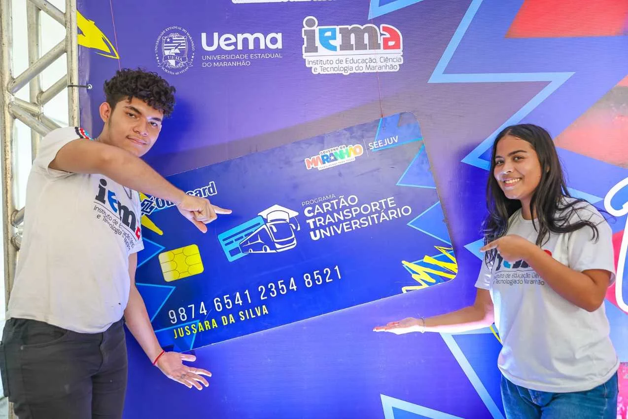 VÍDEO: Cartões Transporte Universitário são entregues a 2 mil estudantes