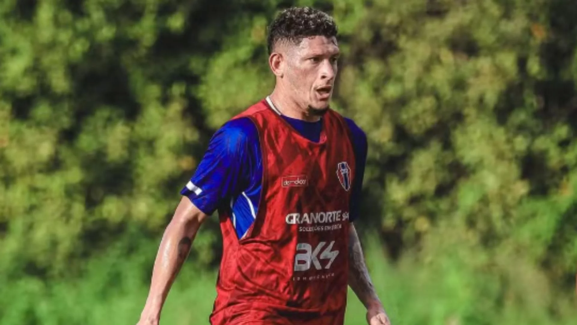 Clessione deixa o Mac após quatro temporadas