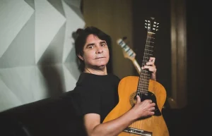 Lô Borges é hospitalizado e cancela agenda de shows