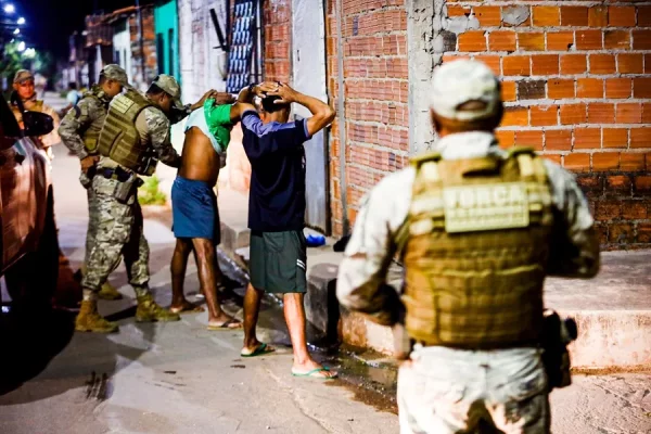 Ação policial resulta em prisões e apreensões na Grande Ilha