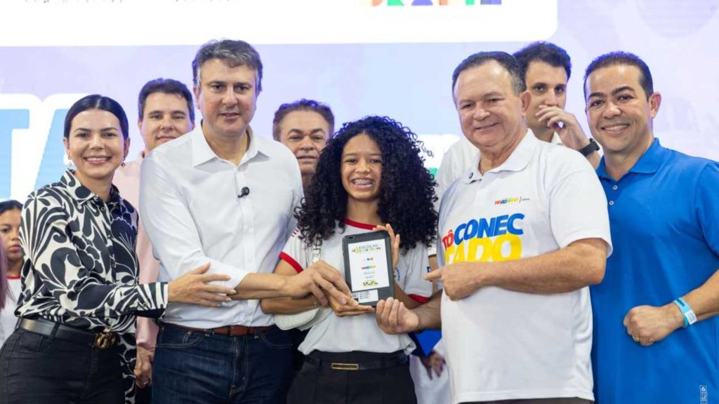 “Tô Conectado” entrega 17.400 tablets a estudantes de Imperatriz