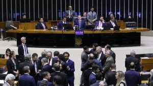 Deputados do MA divergem em votação sobre crime organizado