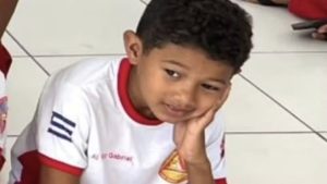 Morre criança atingida por disparo feito por menor de 11 anos