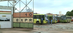 Moradores de 15 bairros amanhecem sem ônibus nesta sexta-feira (14)