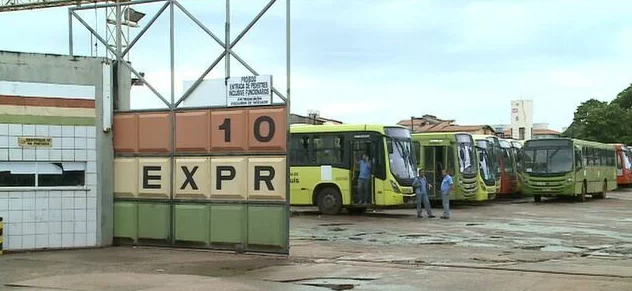 Moradores de 15 bairros amanhecem sem ônibus nesta sexta-feira (14)