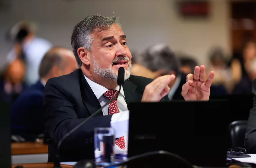 VÍDEO: Deputado do PT coloca samba durante CPMI do INSS