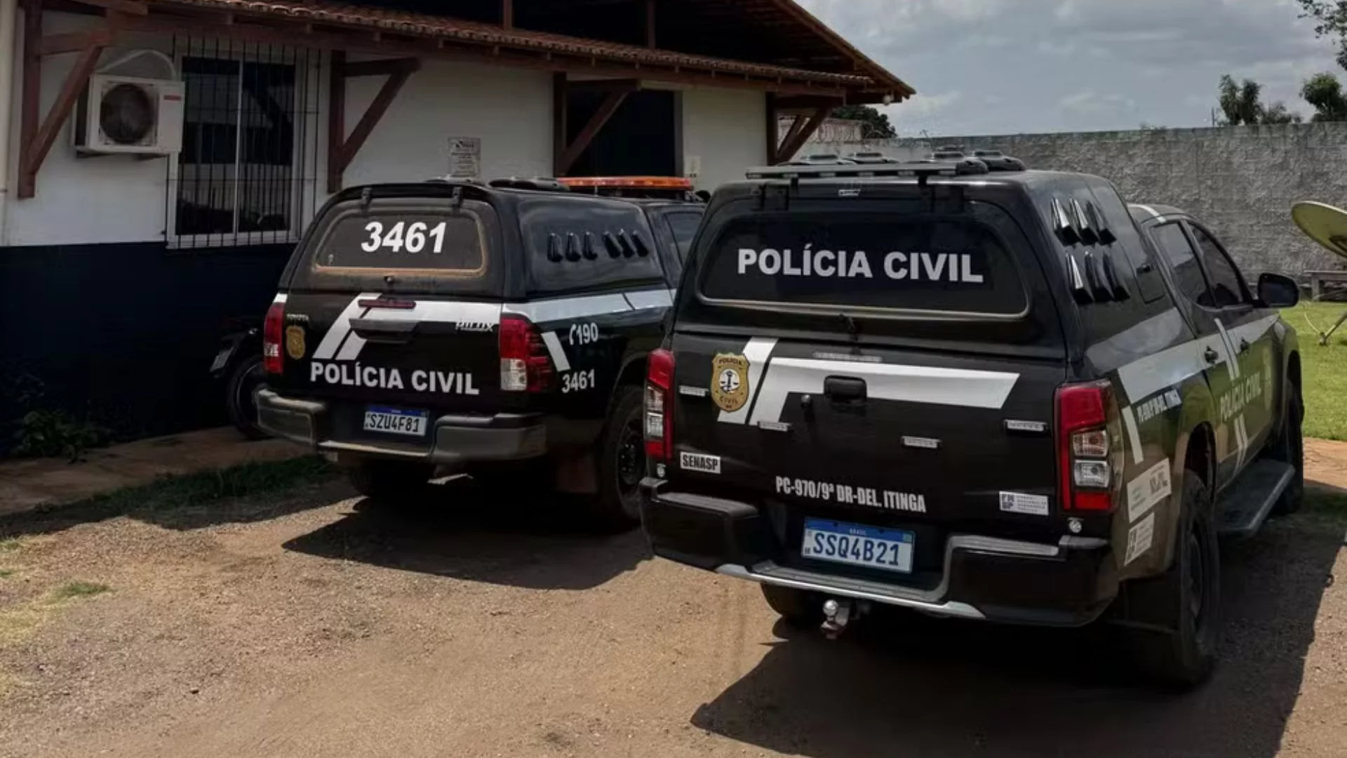 Operação mira curso ilegal de desbloqueio e apreende celulares