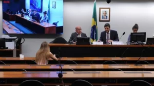 Isenção do IR pode beneficiar 65% dos professores