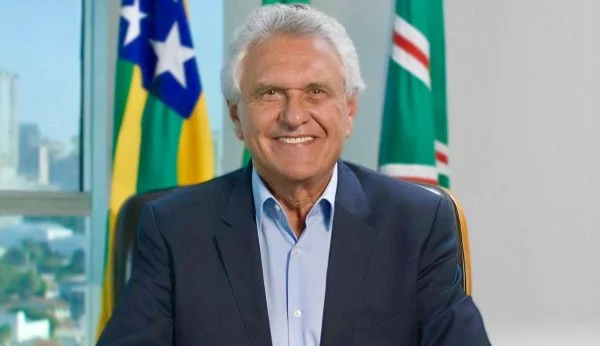 Governador de Goiás realiza procedimento médico