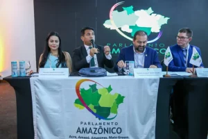 Wellington do Curso é reeleito vice do Parlamento Amazônico