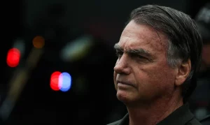 Bolsonaro será transferido da Polícia Federal para hospital