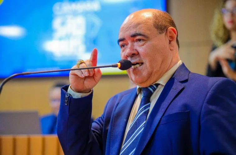 VÍDEO: discurso de Astro de Ogum repercute em sessão extraordinária