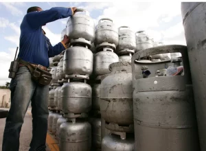 Beneficiários com NIS final 1 recebem Auxílio Gás nesta quarta (10)