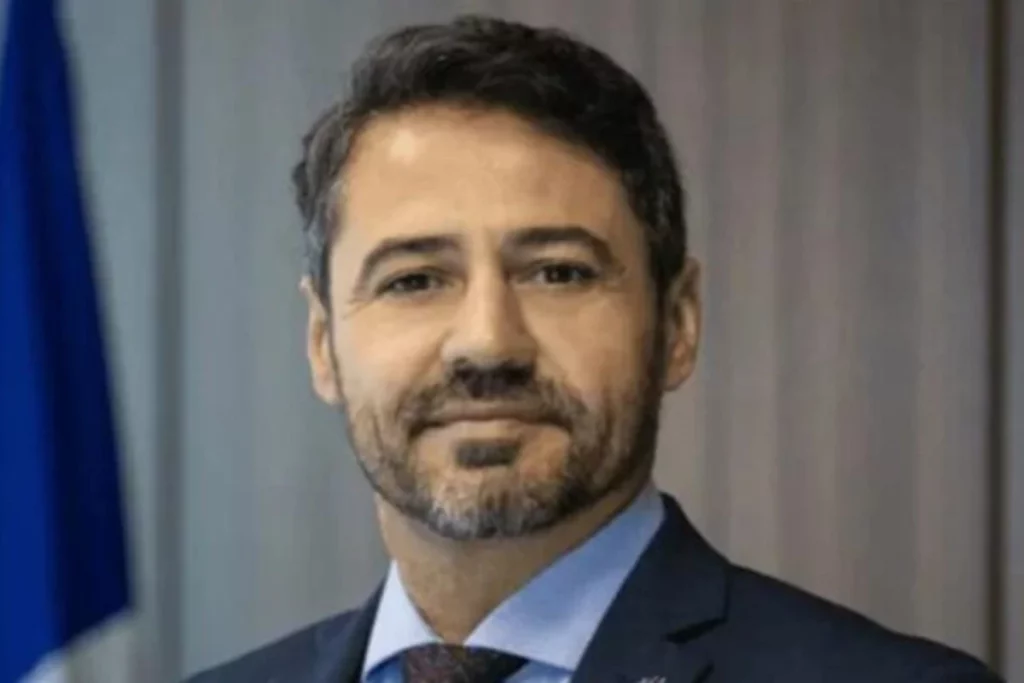 Ex-chefe da Receita Federal é demitido