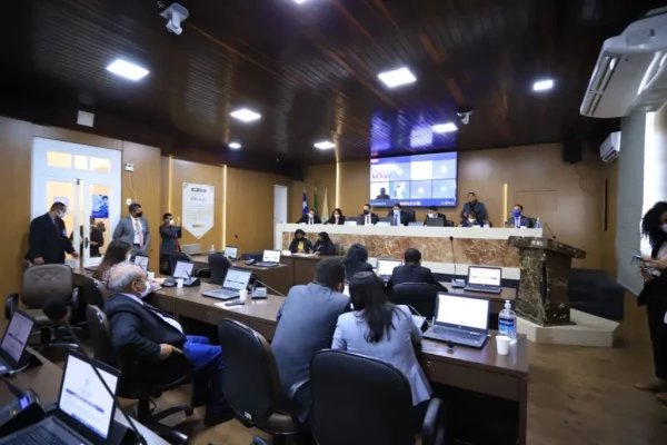 Projeto sobre Mesa Diretora avança em 1º turno