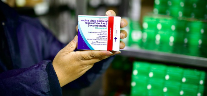 Maranhão recebe 25,4 mil doses de vacina contra vírus sincicial respiratório