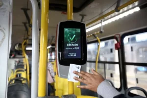 Estudantes podem solicitar cartão de transporte gratuito