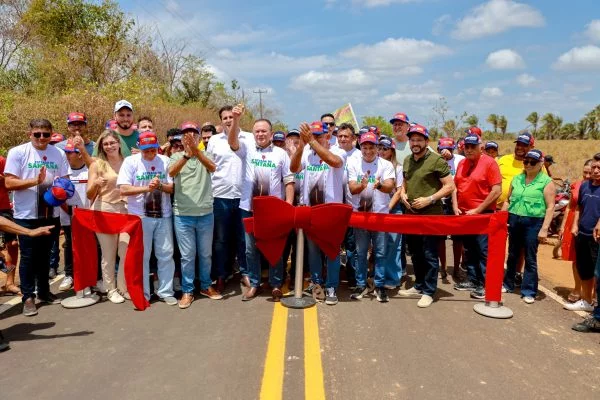 Brandão entrega estrada de Santana e vistoria Travessia da Baixada