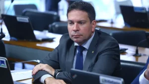 Ausência faz Câmara cortar salário de deputado