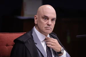 Moraes pede parecer da PGR sobre Bolsonaro