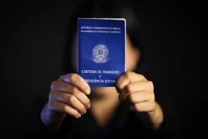 Emprego formal cresce e renda média avança no país