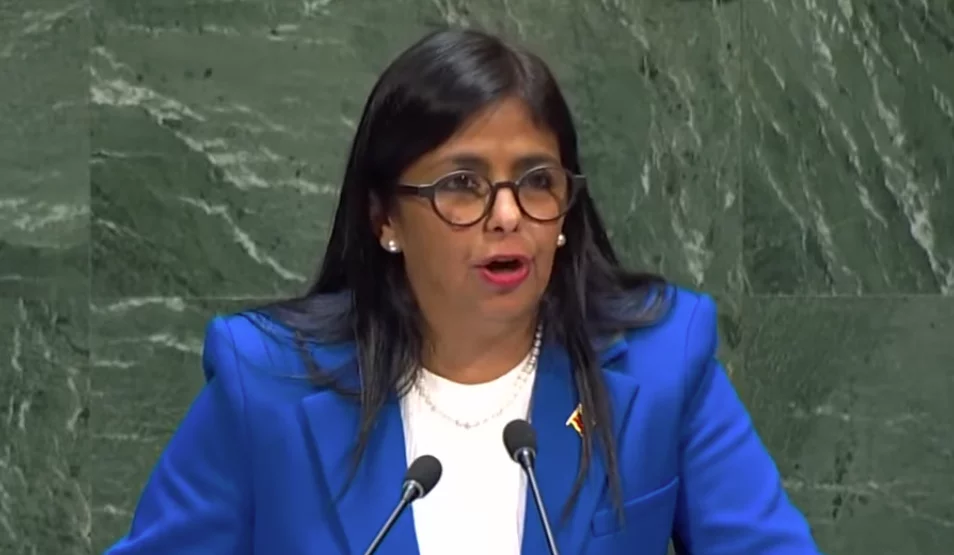 Forças Armadas da Venezuela reconhecem vice como presidente interina