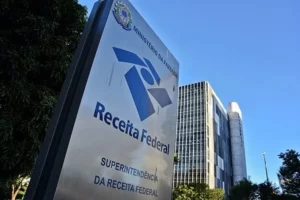 Leilão da Receita inclui celulares e veículos