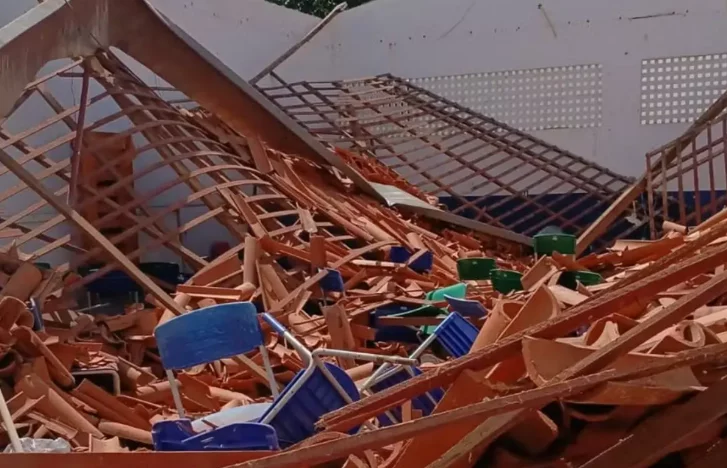 Teto de escola desaba após chuva em Imperatriz
