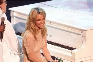 Britney comenta possível volta aos palcos