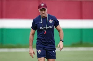 Técnico do Flu pode perder estreia no Carioca
