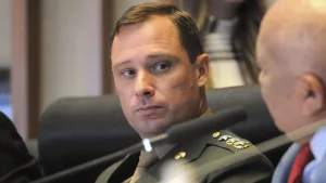 Ex-ajudante de Bolsonaro vai para a reserva