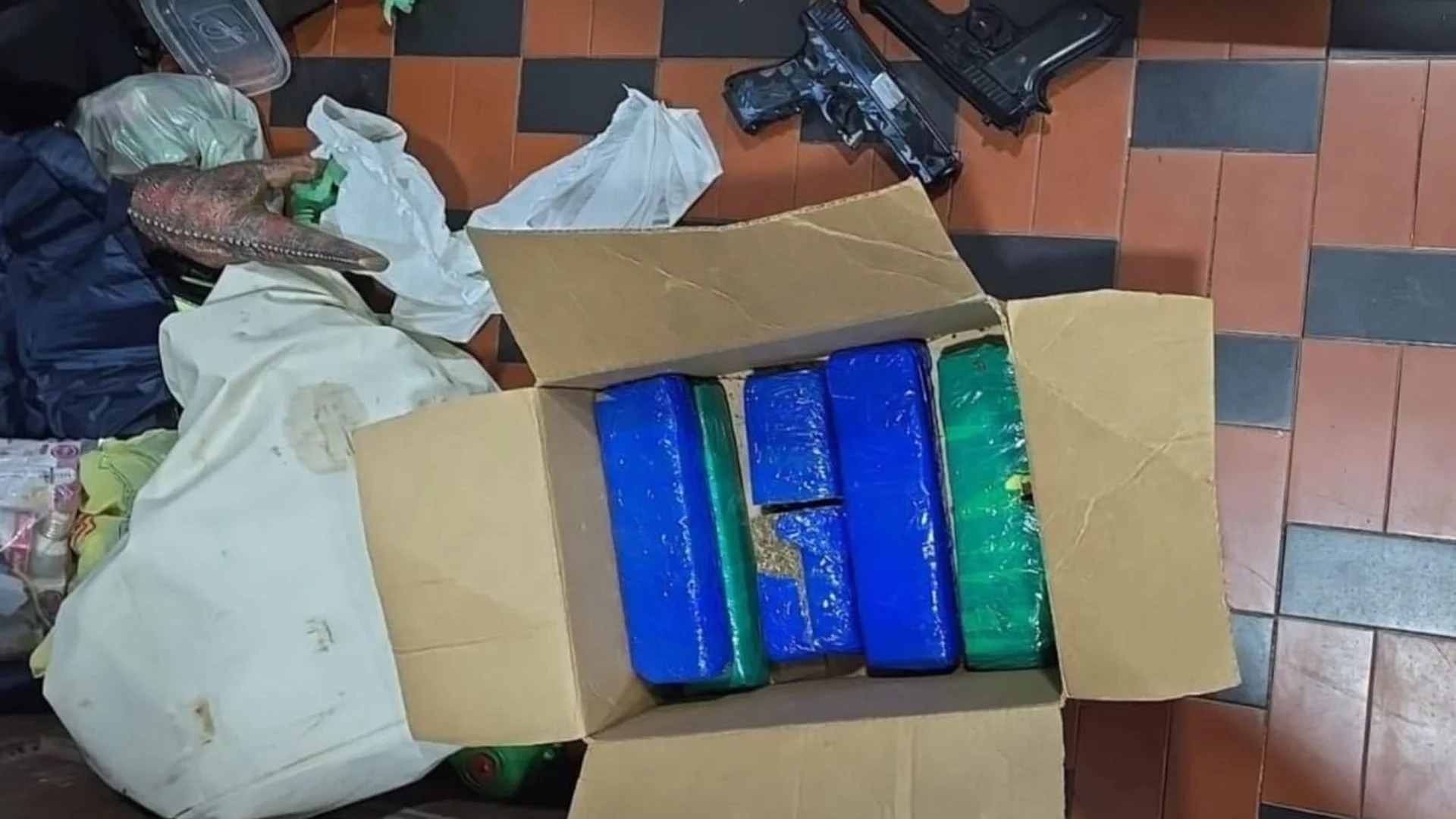 VÍDEO: Polícia desarticula esquema de delivery de drogas em São Luís