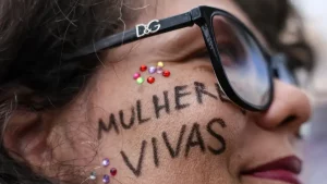 Brasil intensifica combate ao feminicídio