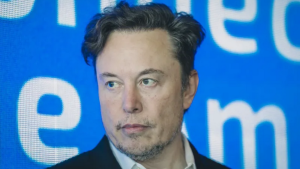 Bilionário se torna o mais rico da história