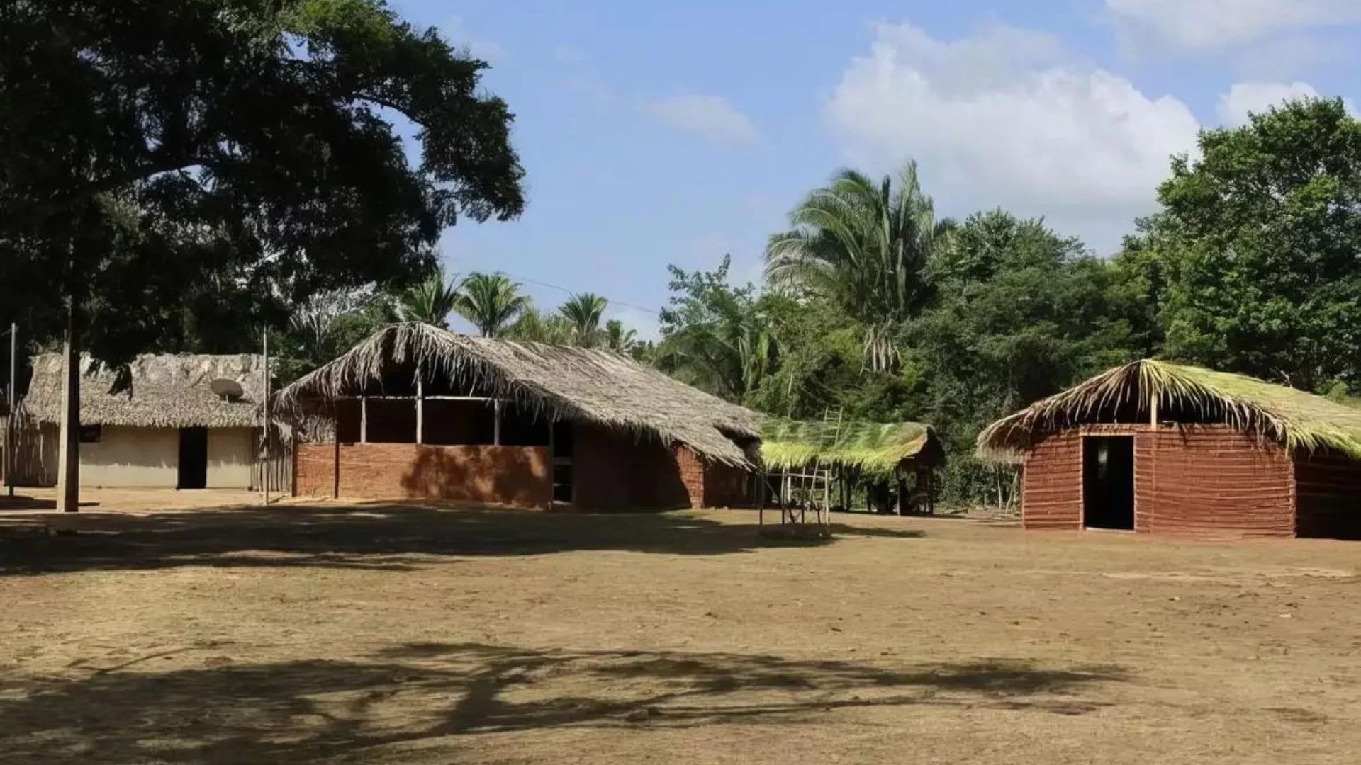 Após 40 anos de conflito, Lula entrega título de terra em Alcântara