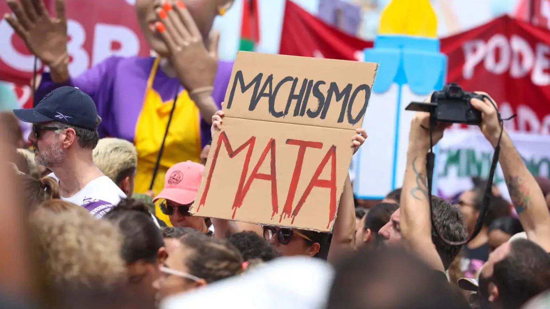 Entenda o que são “redpill” e outros termos de ódio contra mulheres