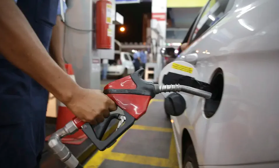 Governo pede ao Cade para investigar aumento dos combustíveis