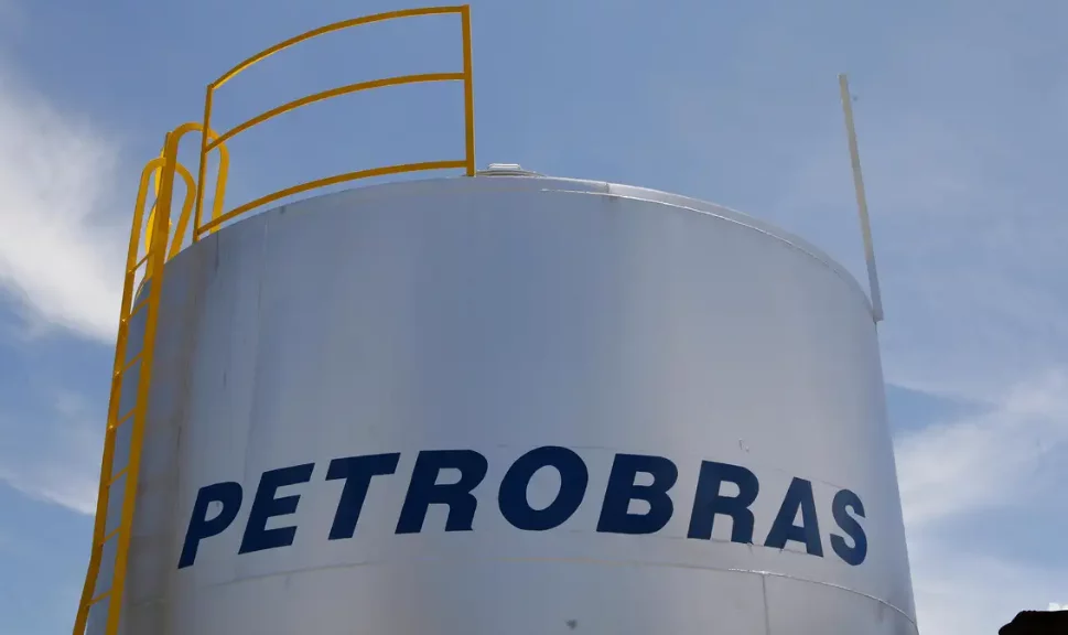 Distribuidoras pedem mais importação de diesel pela Petrobras