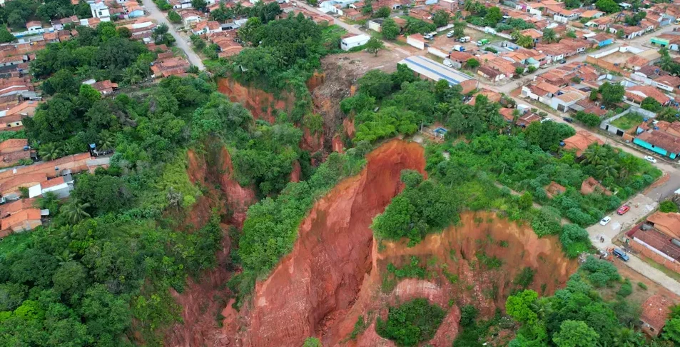 MP pede afastamento de secretário por não explicar obras para conter voçorocas