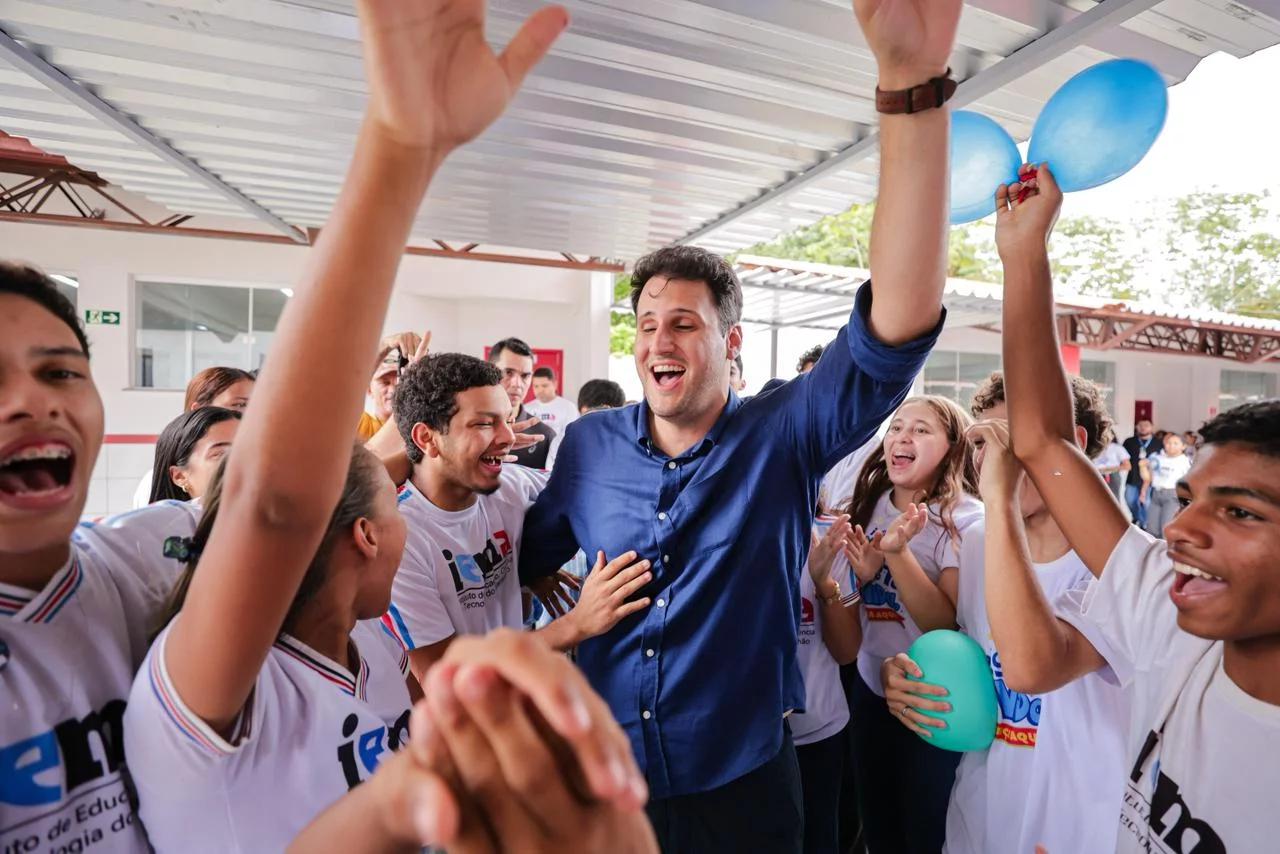 Em Zé Doca, Orleans Brandão ressalta avanços na educação com investimentos em tecnologia de ensino